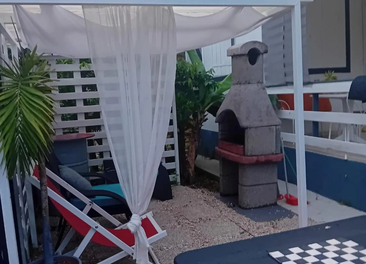 Bungalow Charmant A Sainte-Rose Avec Terrasse Et Piscine